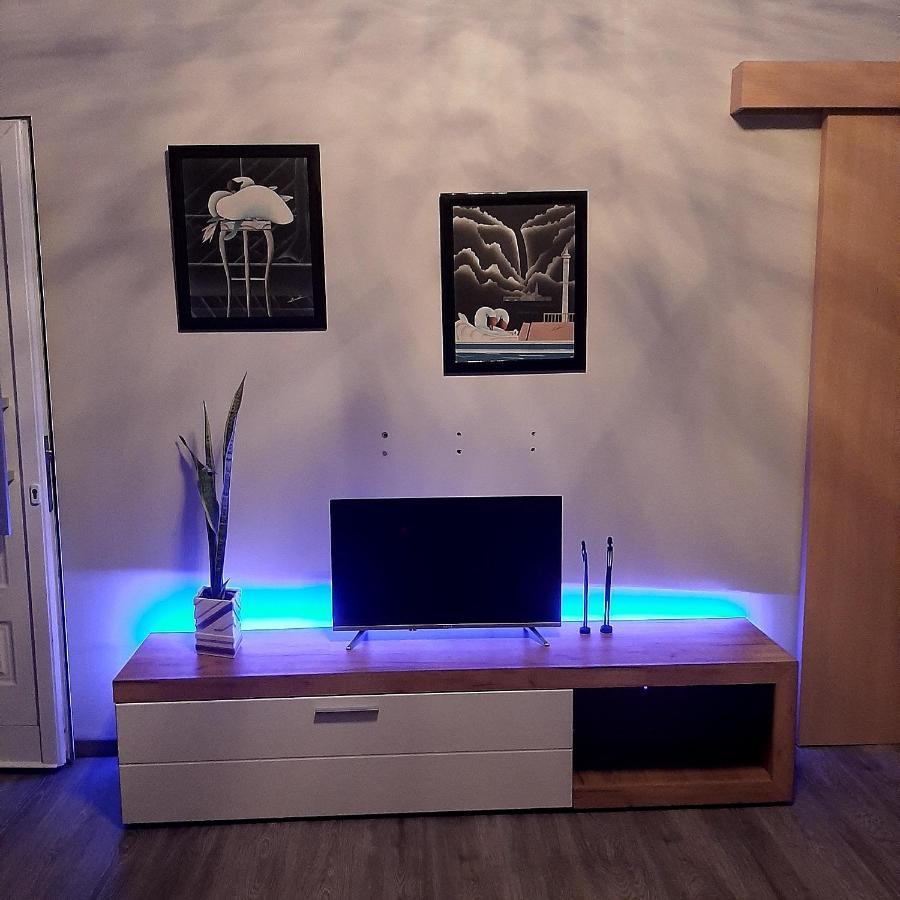 Universe House Dromolaxia Extérieur photo